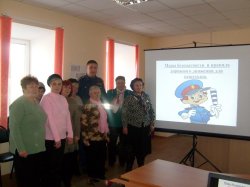 Сотрудники полиции Лесосибирска провели занятие в «Школе безопасности для пожилых людей»